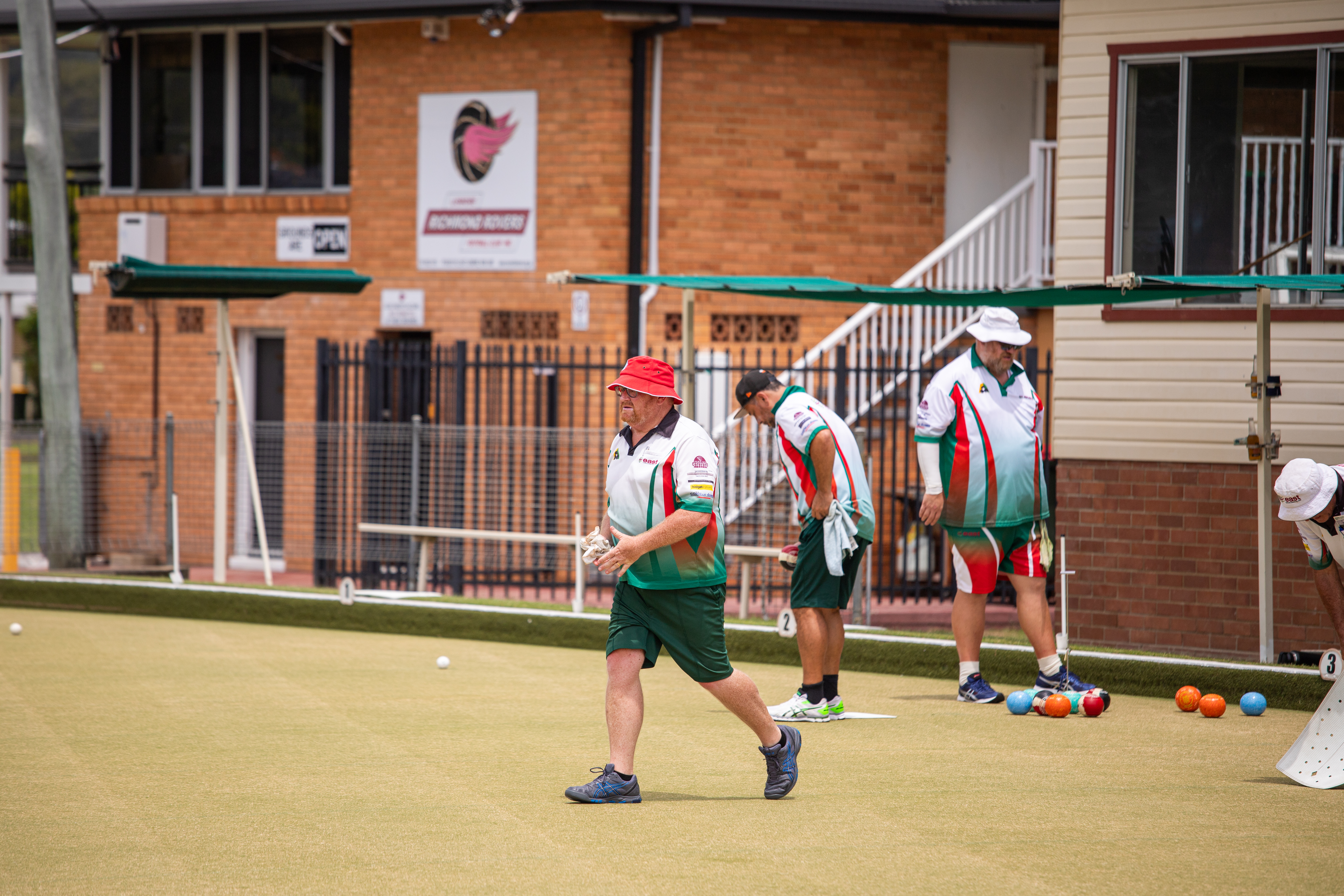 A game of bowls in front of the clubhouse